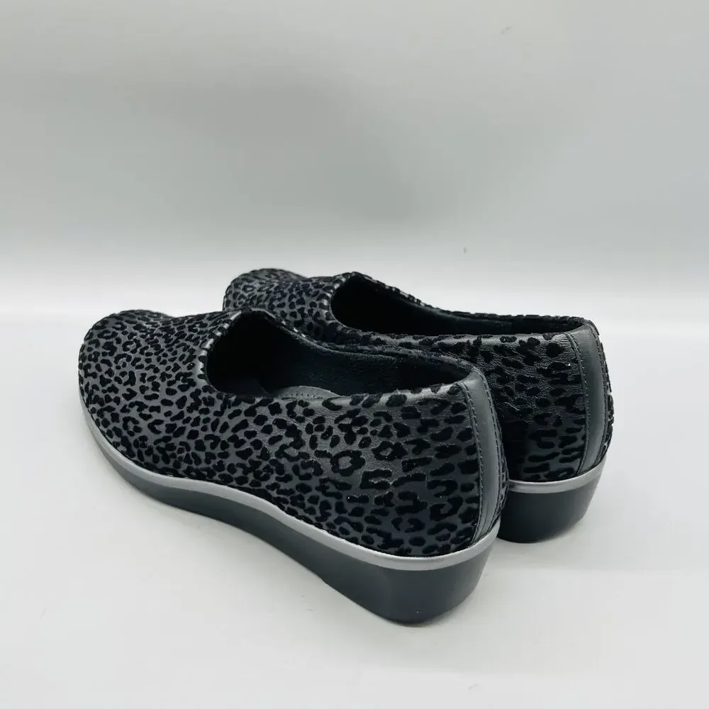 SAS Shoes Women 8 Gray Leather Animal Print Tripad Comfort Slip On Wedge Walking
